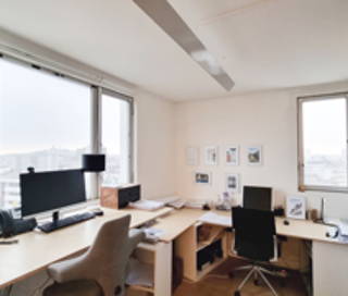 Bureau privé 10 m² 3 postes Coworking Quai de la Seine Paris 75019 - photo 3